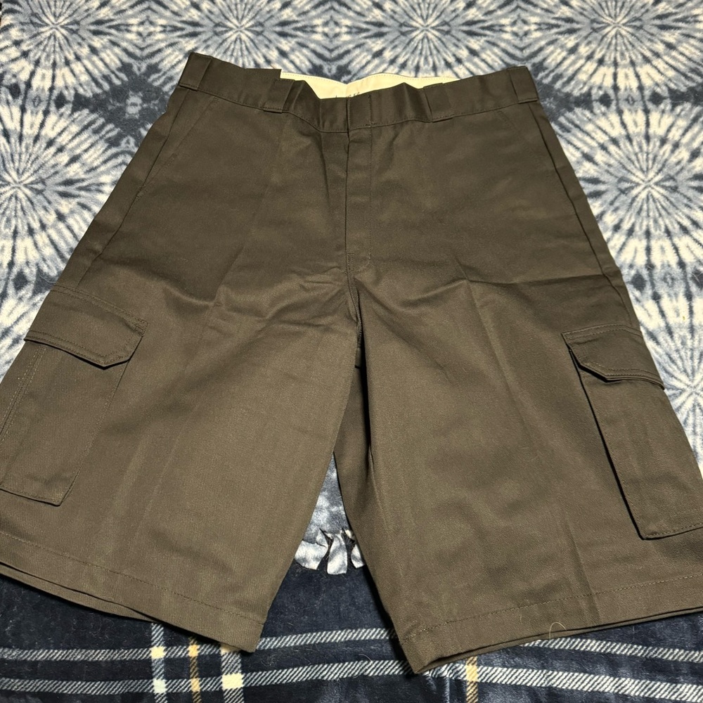 Dickies loose fit cargo shorts ntw 13 inch inseam mens